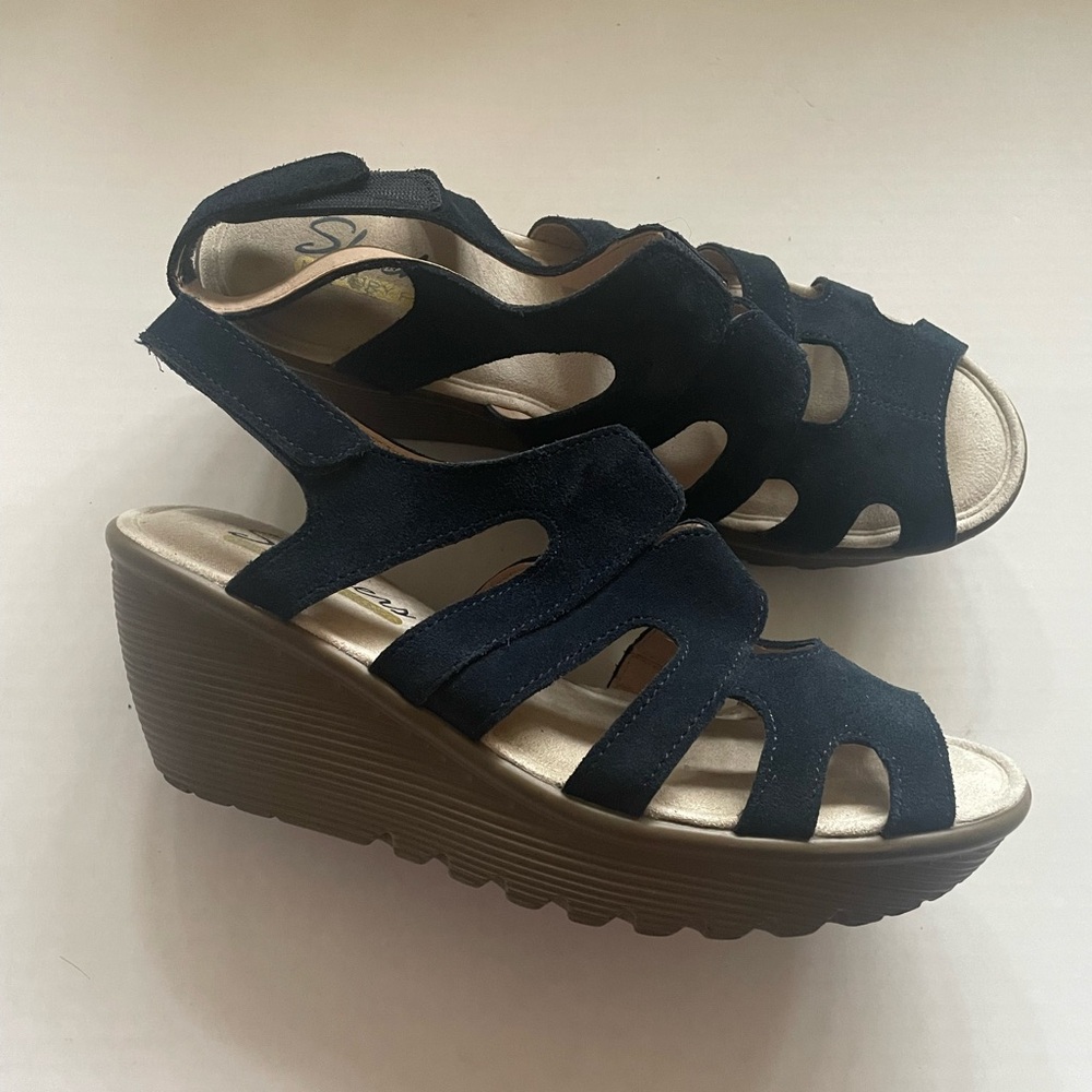 Skechers Parallel Stylin Sandals Women’s Size 7 Wedge Heel Blue Suede Strappy